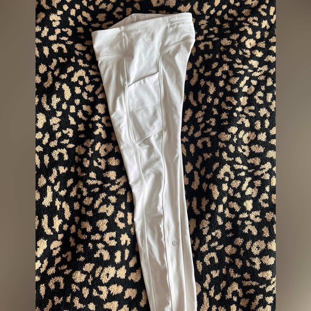 white lululemon leggings size 4 - Picture 3 of 5